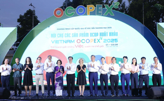 [CHÙM ẢNH] Khai mạc Hội chợ các sản phẩm OCOP xuất khấu - VIETNAM OCOPEX 2025