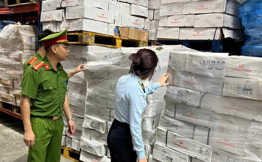 Đẩy mạnh cao điểm kiểm tra, xử lý hàng giả, hàng nhập lậu dịp Tết Trung thu tại Hà Nội