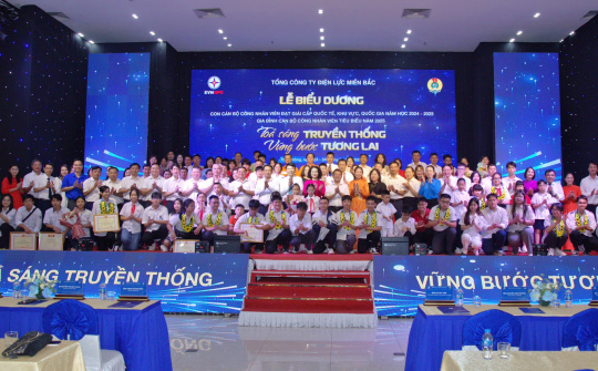 Tổng công ty Điện lực miền Bắc vinh danh học sinh giỏi và gia đình CBCNV tiêu biểu năm 2025