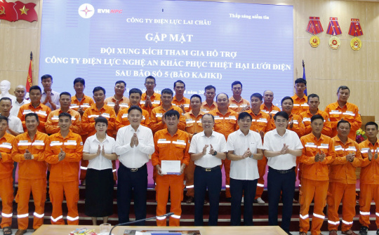 Đội xung kích PC Lai Châu lên đường hỗ trợ PC Nghệ An khắc phục thiệt hại lưới điện sau bão Kajiki