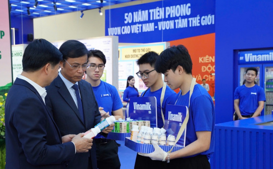 Vinamilk giới thiệu các công nghệ tiên tiến tại Triển lãm thành tựu đất nước