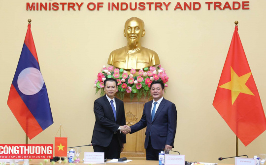 Tăng cường kết nối, tạo nền tảng vững chắc phát triển hợp tác Việt Nam - Lào lên tầm cao mới