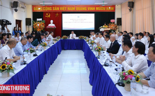 Bộ trưởng Nguyễn Hồng Diên làm việc với Viện Nghiên cứu Chiến lược, Chính sách Công Thương