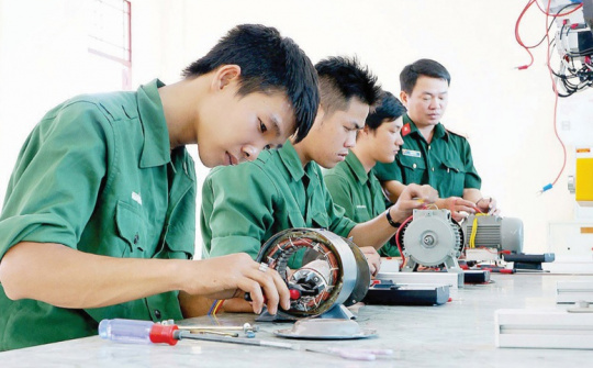 Tác động của chính sách giáo dục nghề nghiệp đến giảm thất nghiệp thanh niên tại Việt Nam