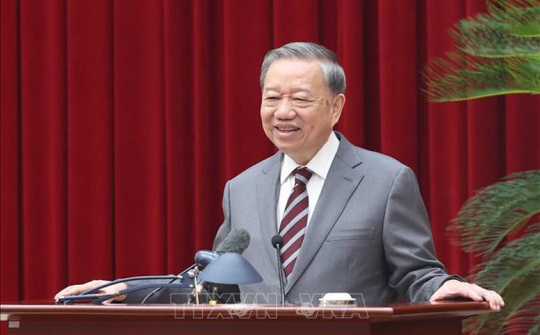 Tổng Bí thư: Trí thức, nhà khoa học, văn nghệ sĩ tiếp tục là lực lượng tiên phong mở đường cho dân tộc tiến lên mạnh mẽ