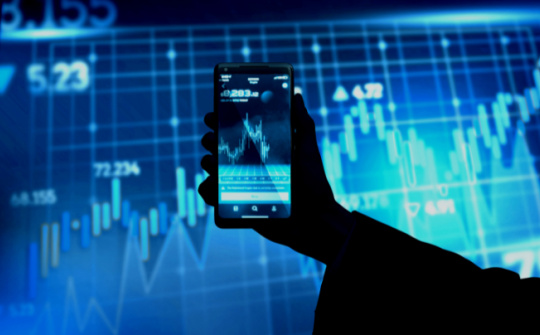 Pháp luật Việt Nam về thông tin trên thị trường chứng khoán