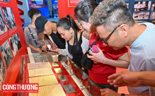 Triển lãm thành tựu ngành Công Thương thu hút khách tham quan