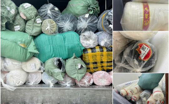 Hà Nội: Phát hiện xe tải chở hàng không rõ nguồn gốc trên quốc lộ 1B