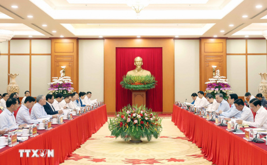 Bộ Chính trị làm việc với Ban Thường vụ Đảng ủy Chính phủ