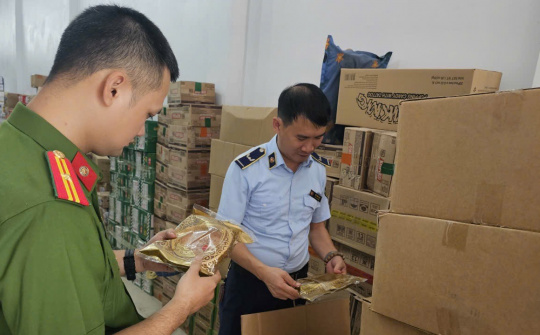 Quản lý thị trường Hà Nội: Phát hiện cơ sở kinh doanh 600 chiếc bánh trung thu nhập