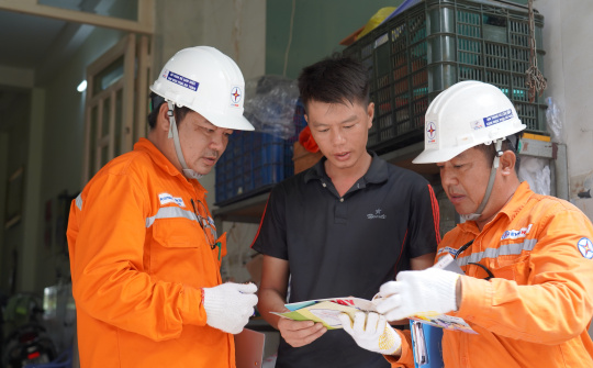 Điện lực TP.HCM hướng dẫn sử dụng điện an toàn khi sạc xe điện