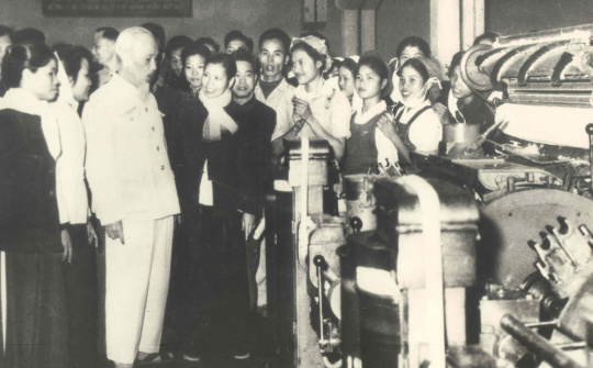 Dệt 8-3 - Dệt nên Xã hội chủ nghĩa