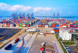 Một số yếu tố tài chính tác động đến kim ngạch xuất nhập khẩu của Việt Nam