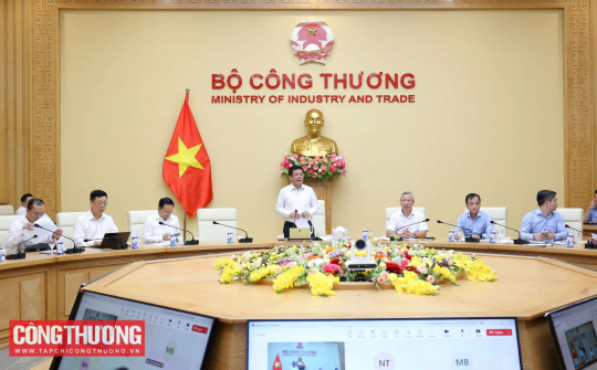 Bộ trưởng Nguyễn Hồng Diên chủ trì Hội nghị tọa đàm với các chuyên gia, nhà quản lý, doanh nghiệp trong lĩnh vực năng lượng