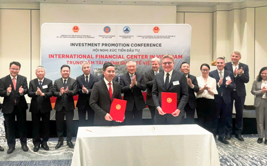 Đà Nẵng ký kết hợp tác về Trung tâm tài chính với Công ty Frankfurt Main Finance (Đức)