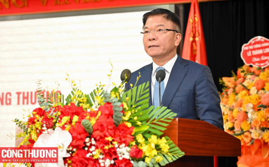 Phó Thủ tướng Lê Thành Long: Phát huy truyền thống Ngành Công Thương, thi đua đạt nhiều thành công mới