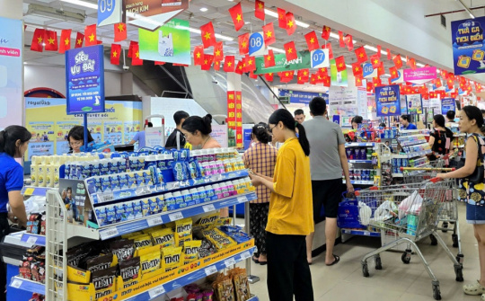 Giữa bão số 10, Saigon Co.op tung gói bình ổn giá thiết yếu, giảm giá thực phẩm đến 33%