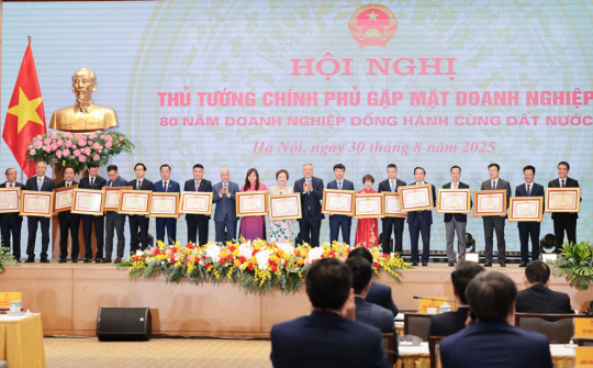 LPBank vinh dự nhận Bằng khen của Thủ tướng Chính phủ tại Hội nghị Doanh nghiệp toàn quốc