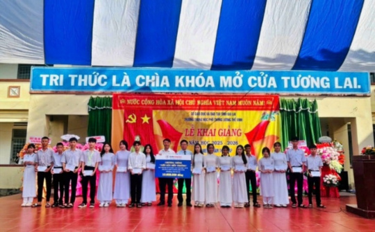 EVNGENCO2 và Thủy điện An Khê - Ka Nak tiếp sức học sinh nghèo, khó khăn tại Gia Lai