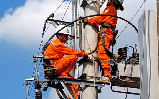 Sai sót hóa đơn tiền điện chủ yếu ở đơn vị tư nhân, EVNNPC khuyến cáo khách hàng