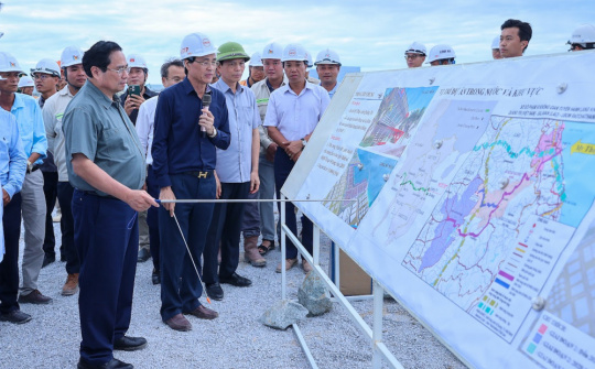 Phấn đấu đưa Quảng Trị trở thành trung tâm năng lượng, du lịch, nông nghiệp của cả nước