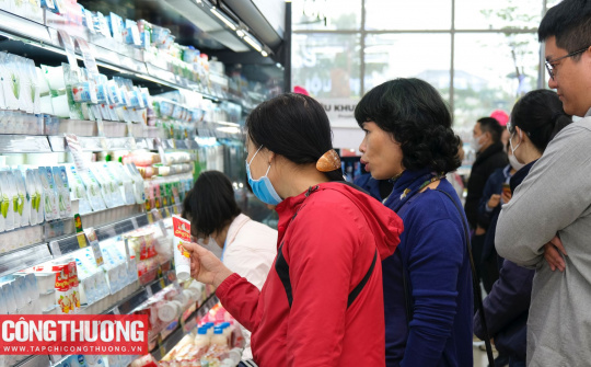 Thị trường hàng hóa trong nước năm 2025 duy trì đà tăng trưởng ổn định và tương đối tích cực