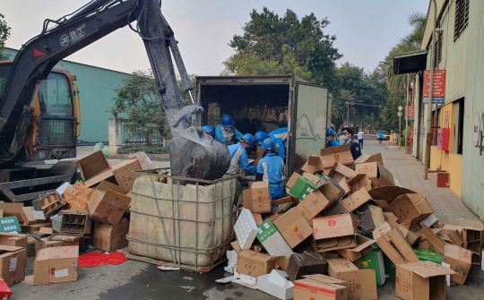 Hưng Yên: Phạt gần 98 triệu đồng, tiêu hủy hơn 2.200 chai rượu nhập lậu