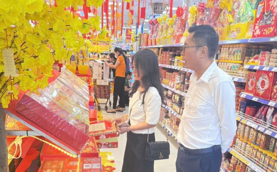 Phối hợp kiểm soát thị trường, phòng chống buôn lậu, hàng giả dịp Tết Nguyên đán 2026 trên địa bàn TP. Hồ Chí Minh