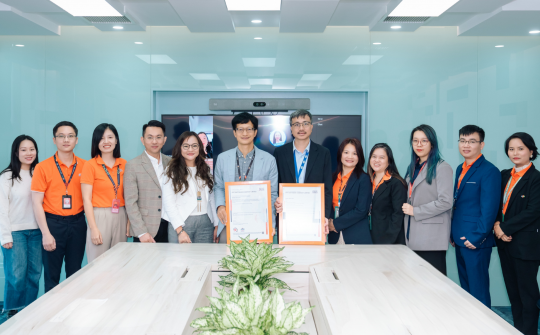 Tập đoàn FPT - Doanh nghiệp Việt Nam đầu tiên đạt chứng nhận quản lý AI theo tiêu chuẩn ISO/IEC 42001:2023