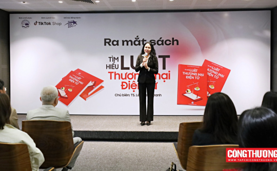 Khơi thông nguồn lực từ hành lang pháp lý mới qua cuốn sách "Tìm hiểu Luật Thương mại điện tử"