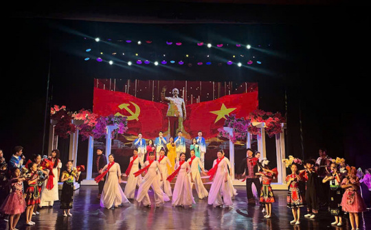 Sôi động các chương trình nghệ thuật chào mừng Đại hội XIV của Đảng