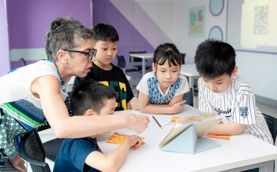 Đưa Tiếng Anh thành ngôn ngữ thứ hai: Lấy sự tự tin của người học làm nền tảng học tập trọn đời