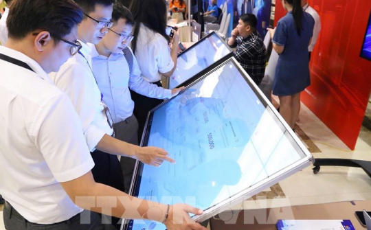 Một số vấn đề pháp lý đặt ra đối với hợp đồng lao động điện tử trong bối cảnh chuyển đổi số