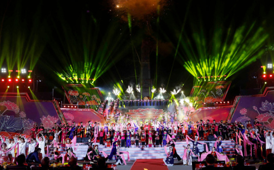 Lãnh đạo Đảng, Nhà nước dự Lễ kỷ niệm 85 năm Ngày Bác Hồ về nước trực tiếp lãnh đạo cách mạng Việt Nam