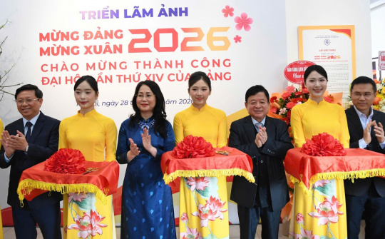 Khai mạc Triển lãm ảnh Mừng Đảng, Mừng Xuân và chào mừng thành công Đại hội XIV của Đảng