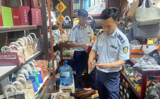 Phát hiện kinh doanh hàng giả tại Hội An, Quản lý thị trường Đà Nẵng xử phạt hơn 150 triệu đồng