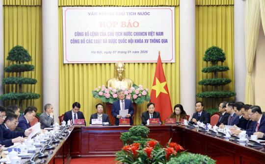 Công bố Lệnh của Chủ tịch nước về nhiều luật mới liên quan đến giáo dục, báo chí