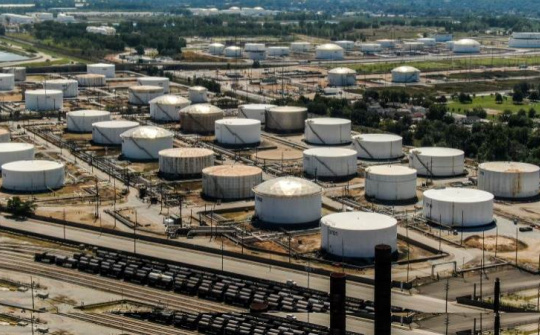 Giá xăng dầu hôm nay 8/1: Tồn kho dầu thô tại Mỹ giảm mạnh hơn dự kiến