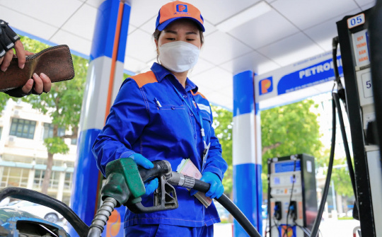 Dự thảo mới về kinh doanh xăng dầu: Làm rõ cơ chế giá, điều chỉnh điều kiện kinh doanh