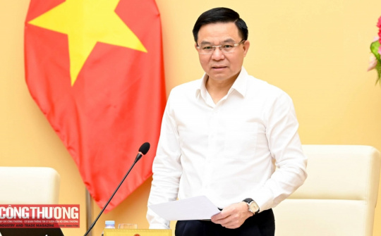 Bộ trưởng Lê Mạnh Hùng: Tăng cường gắn kết đào tạo - nghiên cứu ứng dụng - sản xuất công nghiệp