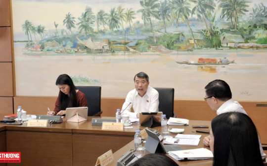 Thủ tướng Lê Minh Hưng: Phải tạo được sự cân bằng giữa lợi ích quốc gia, quyền lợi của người dân và thu hút đầu tư phát triển điện lực