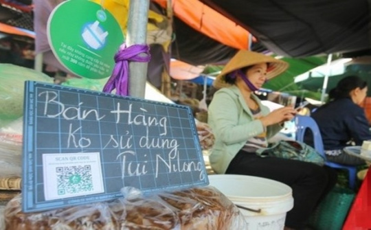 Tiêu dùng xanh ở Hà Nội: Gỡ rào cản giá cả để người dân dễ lựa chọn
