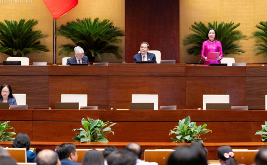Ngày 22/10, Quốc hội nghe các Tờ trình, báo cáo thẩm tra và thảo luận ở Tổ về 03 dự án Luật về đất đai, nhà ở, kinh doanh bất động sản