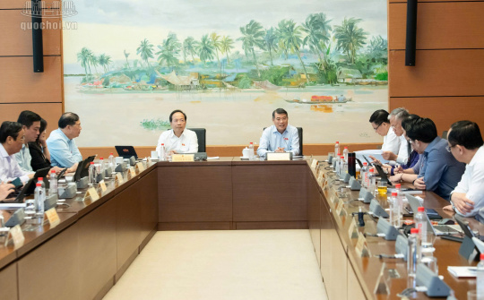 Hoàn thiện pháp luật về đấu thầu nhằm tạo thuận lợi cho chủ đầu tư, đồng thời phòng ngừa tiêu cực, lãng phí