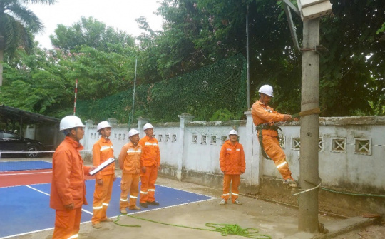 Công ty Điện lực Lai Châu: Chủ động phòng ngừa, quyết liệt bảo đảm an toàn điện
