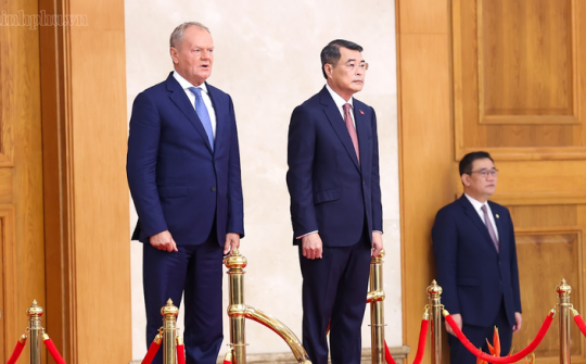 Thủ tướng Lê Minh Hưng chủ trì lễ đón chính thức Thủ tướng Ba Lan