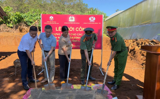 Nhôm Đắk Nông - TKV hỗ trợ 200 triệu đồng xây nhà cho hộ nghèo, gia đình chính sách
