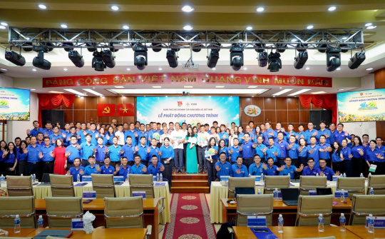 Đoàn Thanh niên EVN phát động Chương trình “1+2 Chủ động năng lượng - Lợi ích lâu dài” thúc đẩy phát triển điện mặt trời mái nhà