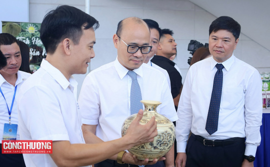[CHÙM ẢNH] Hội chợ Thương mại điện tử “Kết nối vùng mở rộng thị trường”