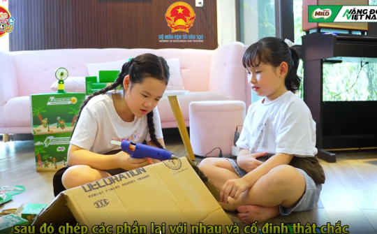 Học sinh lan tỏa lối sống xanh từ phân loại vỏ hộp giấy